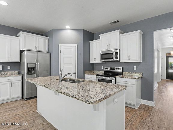 5th image of 6836 Sweetclover Dr
