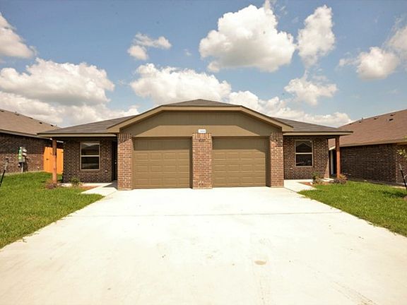2nd image of 6111 Amelia Earhart Blvd #3B-2BA-1300SQFT