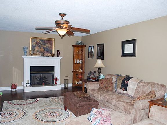 2nd image of 16864 Christian Dr