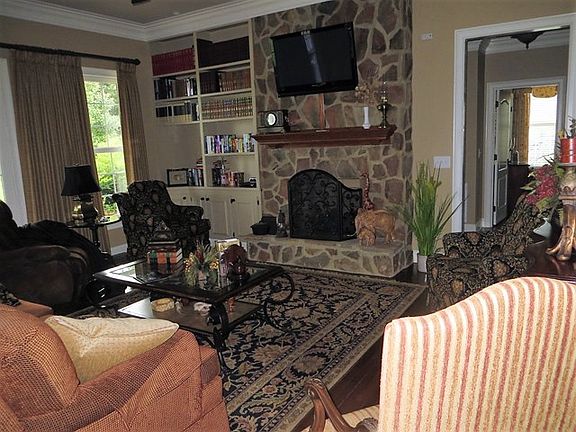 5th image of 16395 Ayres Ln