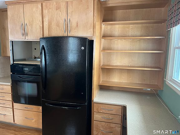 4th image of 231 Keeney Street