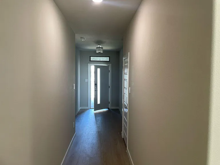 1404 Mahogany Dr — Photo 4