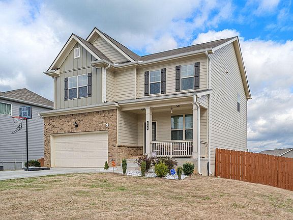 3rd image of 403 McGinnis Cir