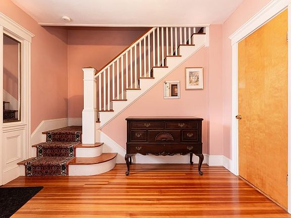 5th image of 9 Wheatland St