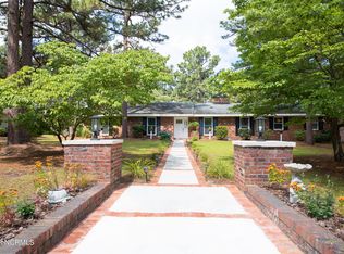 10 Par Dr, Whispering Pines, NC 28327