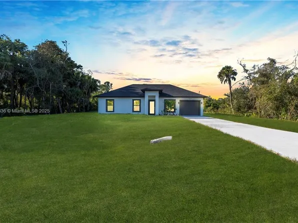 644 Woodcrest Dr, Lehigh Acres, FL 33972