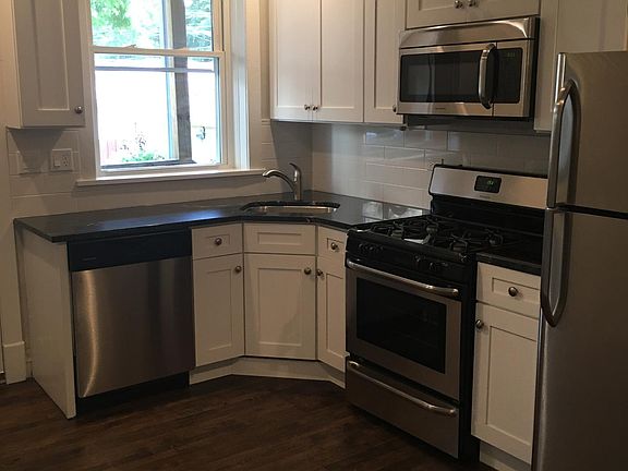4th image of 2007 W Hutchinson St #1E