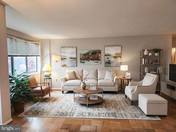 2nd image of 10401 Grosvenor Pl APT 314