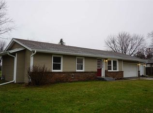 11462 Wild Deer Trl, Roscoe, IL 61073