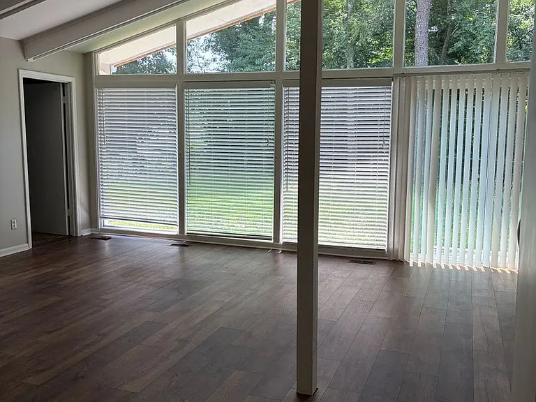 933 Garrett Dr — Photo 11