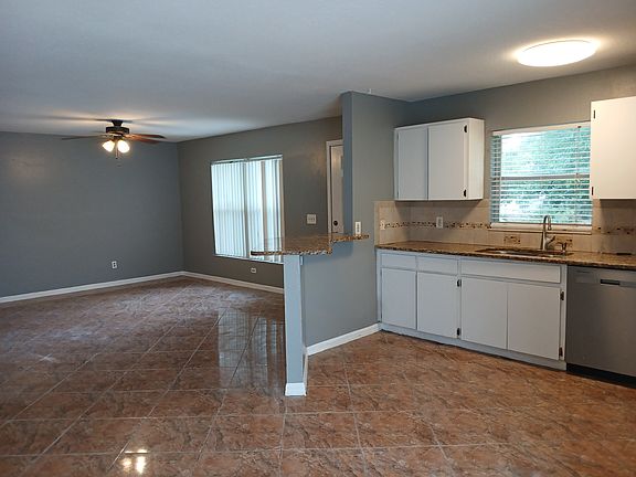 3rd image of 3847 51st Ave N