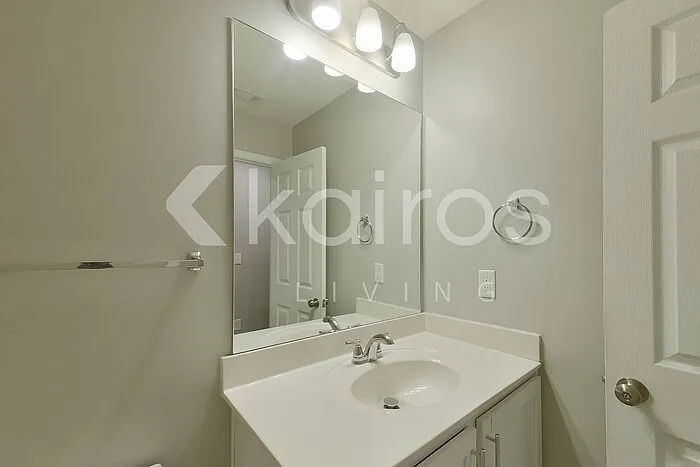 220 Long Island Dr — Photo 7