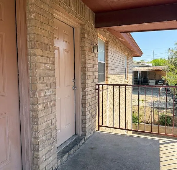 2605 Springfield Ave #4 — Photo 1
