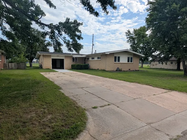 8422 W 9th St N, Wichita, KS 67212