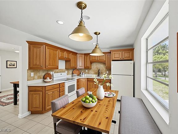 3rd image of 1805 Grant Ave