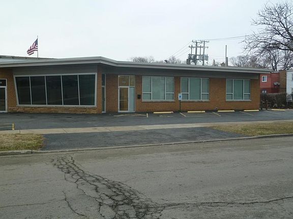 2nd image of 8301 Skokie Blvd