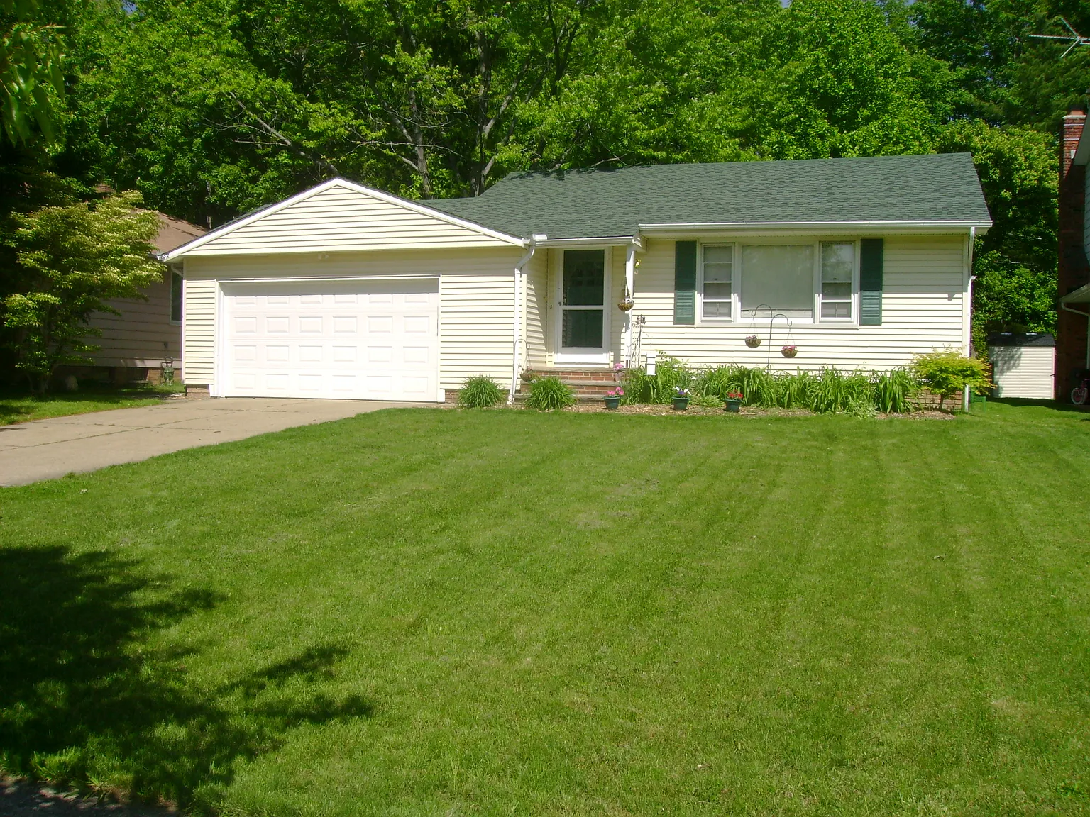 1383 S Lyn Cir photo 1