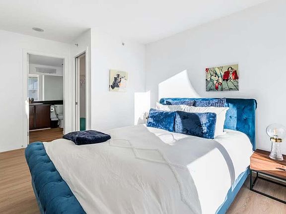 3rd image of 618 Abbott St #518