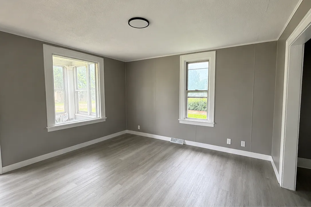 3 bed, 880 sqft, $1,075 — Photo 3
