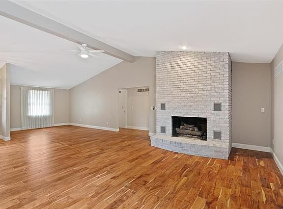 3rd image of 4417 Carriage Trace Dr