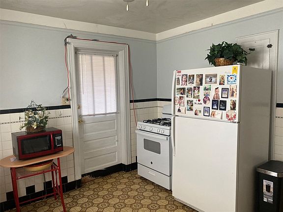3rd image of 6 Kentucky Ave