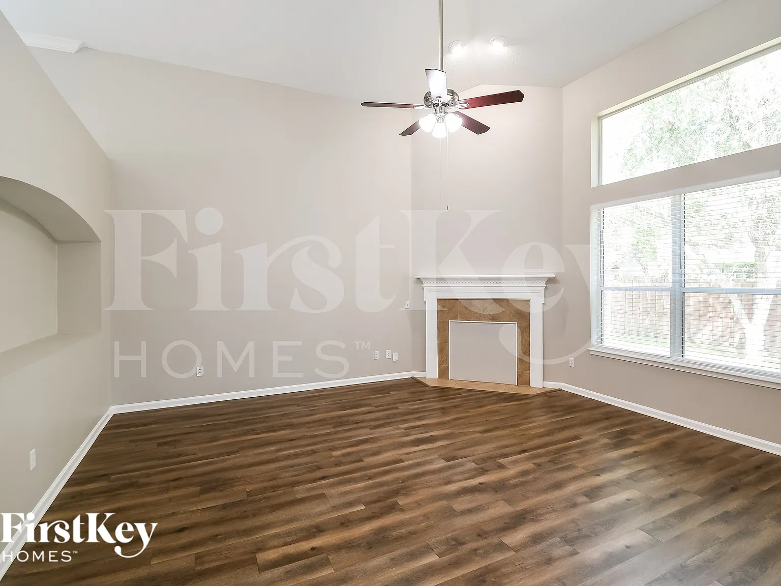 4 bed, 3.5 bath, 2820 sqft, $3,530 — Photo 2