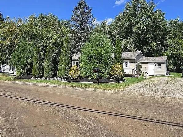 2700 Buckner Rd, Lake Orion, MI 48362