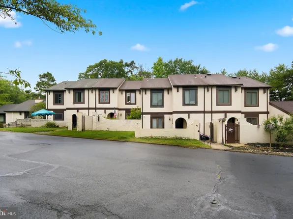 87 Five Crown Royal, Marlton, NJ 08053