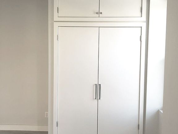 3rd image of 358 W 48th St APT 3N