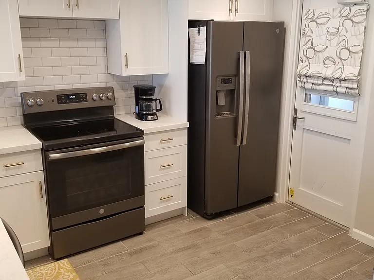 2200 NE 33rd Ave #3 — Photo 8