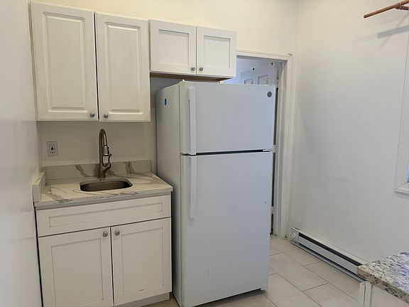 3rd image of 822 N Broad St #2C