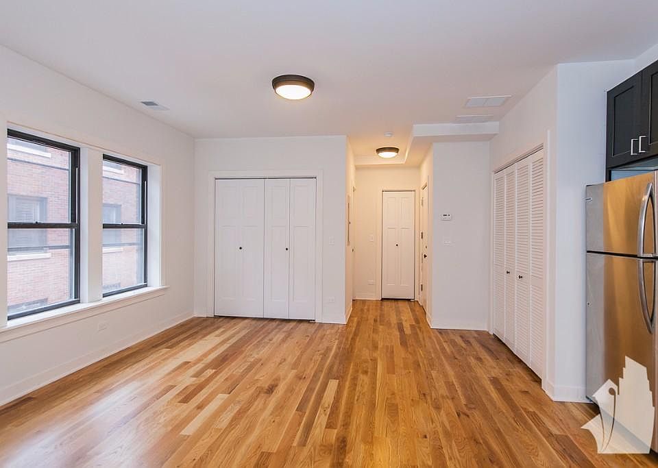 1st image of 2201 W Eastwood Ave #1W0