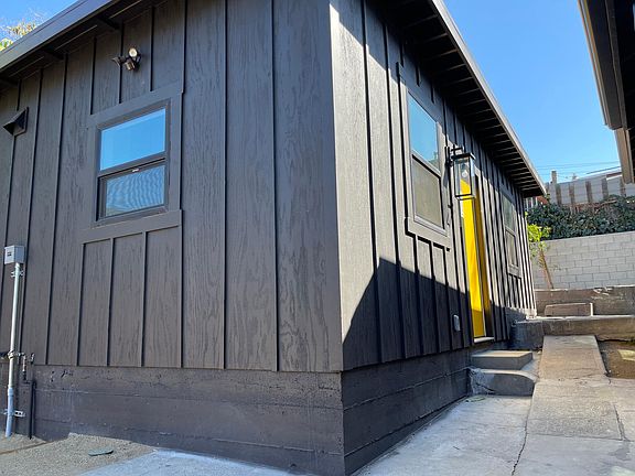 2nd image of 542 San Benito St