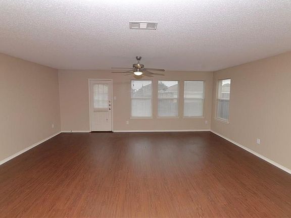 3rd image of 608 Skyflower Ct