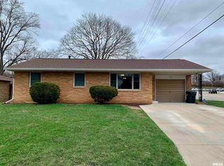 100 Arrow St, Pekin, IL 61554