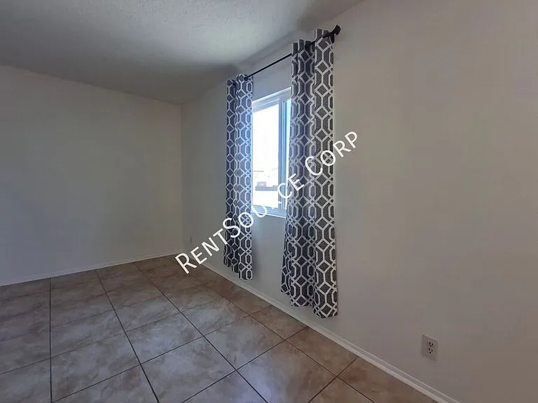 25000 Walnut St #12 — Photo 12