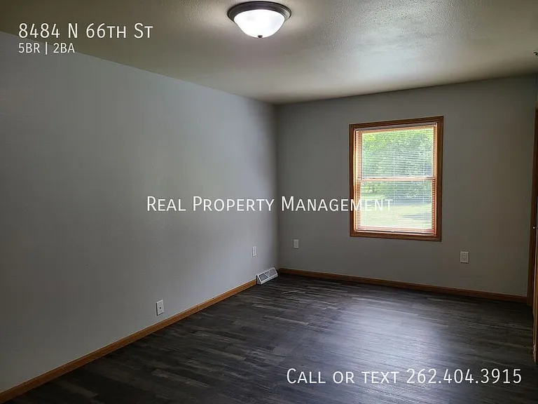 8484 N 66th St — Photo 9
