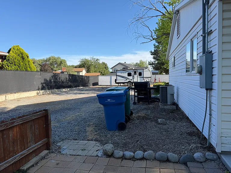 1054 N 500 W — Photo 20