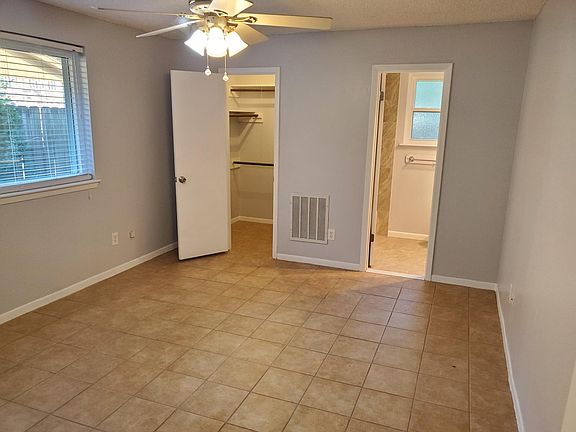 5th image of 6922 Foxside Ln #1