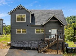2109 Eagle Feather Dr, Sevierville, TN 37876