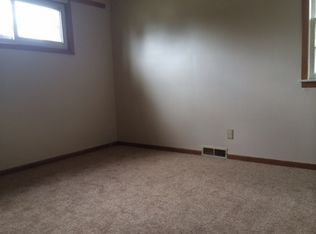 2720 Theresa Ave, Waukegan, IL 60085