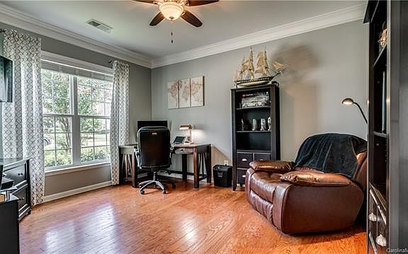 4th image of 1024 Princeton Dr