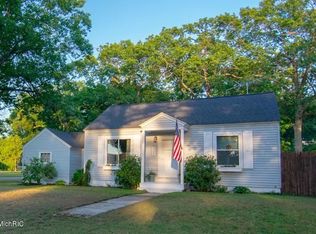 2121 Moulton Ave, Muskegon, MI 49445