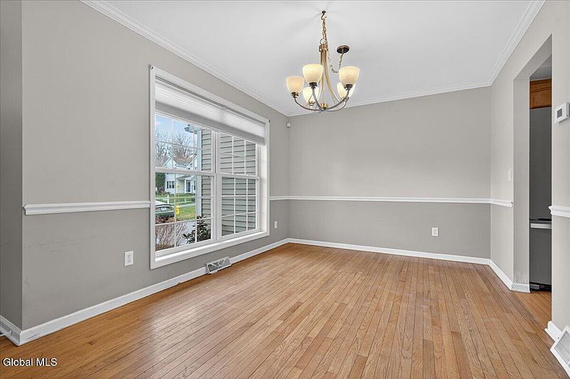 4th image of 15 Seneca Court