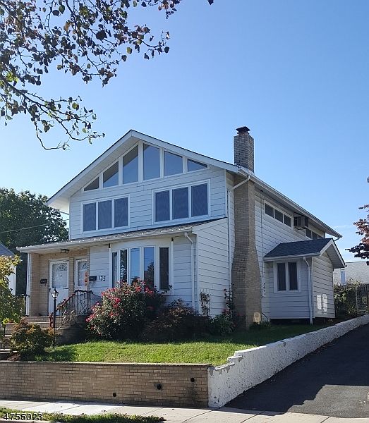 2nd image of 135 Grant Ave
