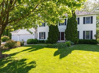 290 Overland Trl, Oshkosh, WI 54904