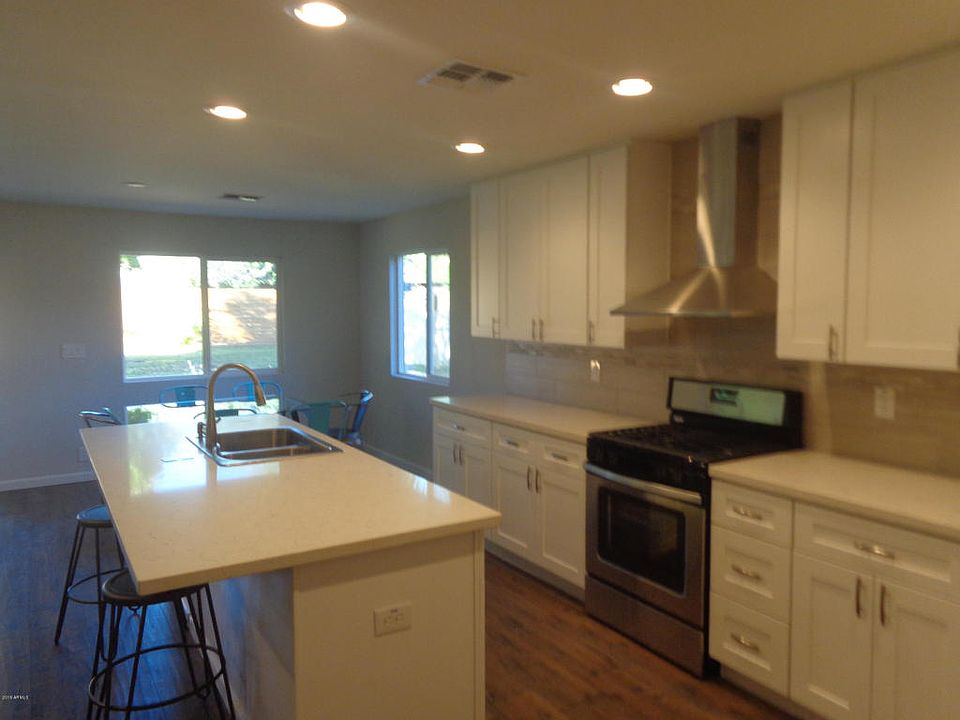1st image of 728 E Palmaire Ave