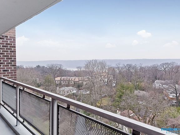 2nd image of 4901 Henry Hudson Pkwy W APT 10L