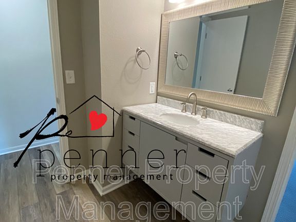 4th image of 103D NE Dogwood St