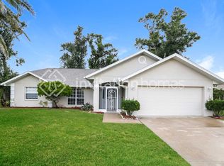 433 Lake Of The Woods Dr, Venice, FL 34293